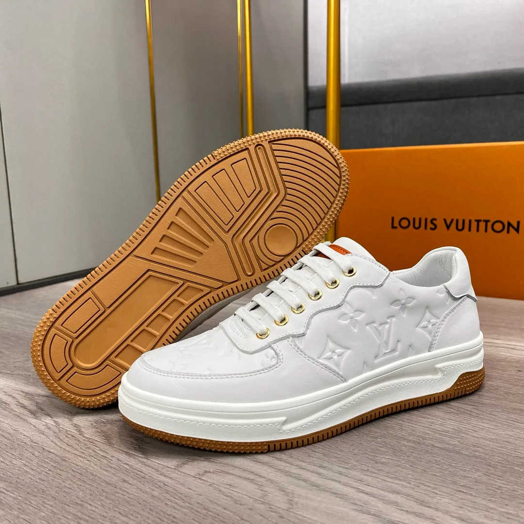 Ex-factory price: 400💰LV's latest casual men's shoes👉 👉 Popular casual fashion style, 💞 Simple and elegant style, 🔊 The fabric is made of imported cowhide, ☑️Comfortable sheepskin lining, original wear-resistant rubber outsole, real photos of classic models at the counter, two colors available, size: 38-44, (45 can be customized)